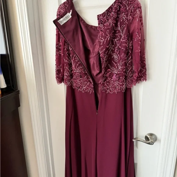 neiman marcus formal dresses sale Unique formal dresses Burgundy gown Navy blue gown main image 1